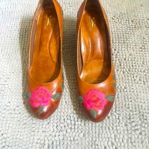 Summer dress shoe with 2 inch heel.